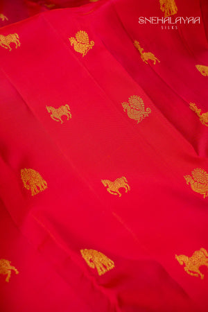 The Lifecycle of a Pure Kanchipuram Saree: From Loom to Luxury