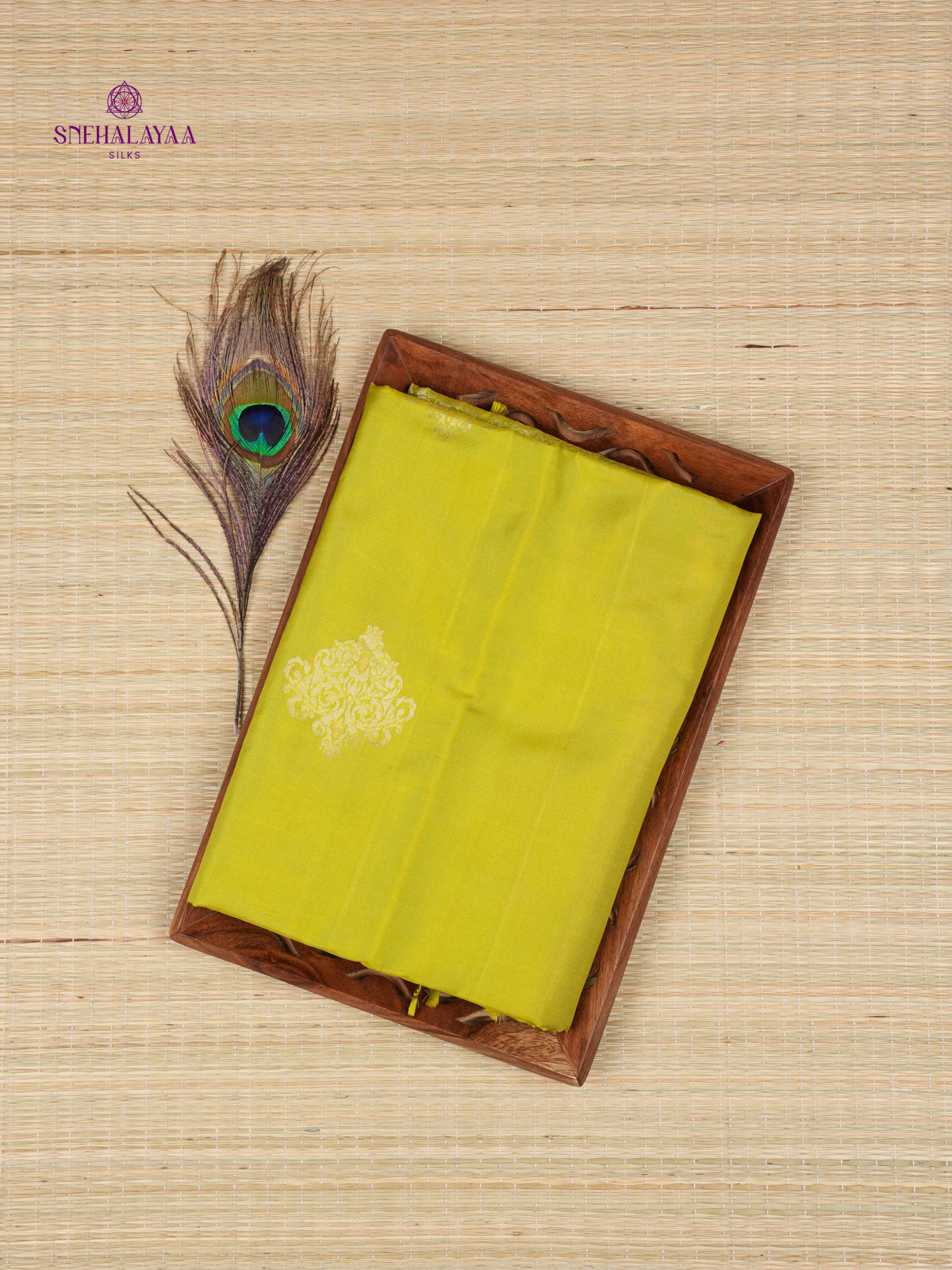 Lime Green Borderless Kanjivaram Soft Silk Saree