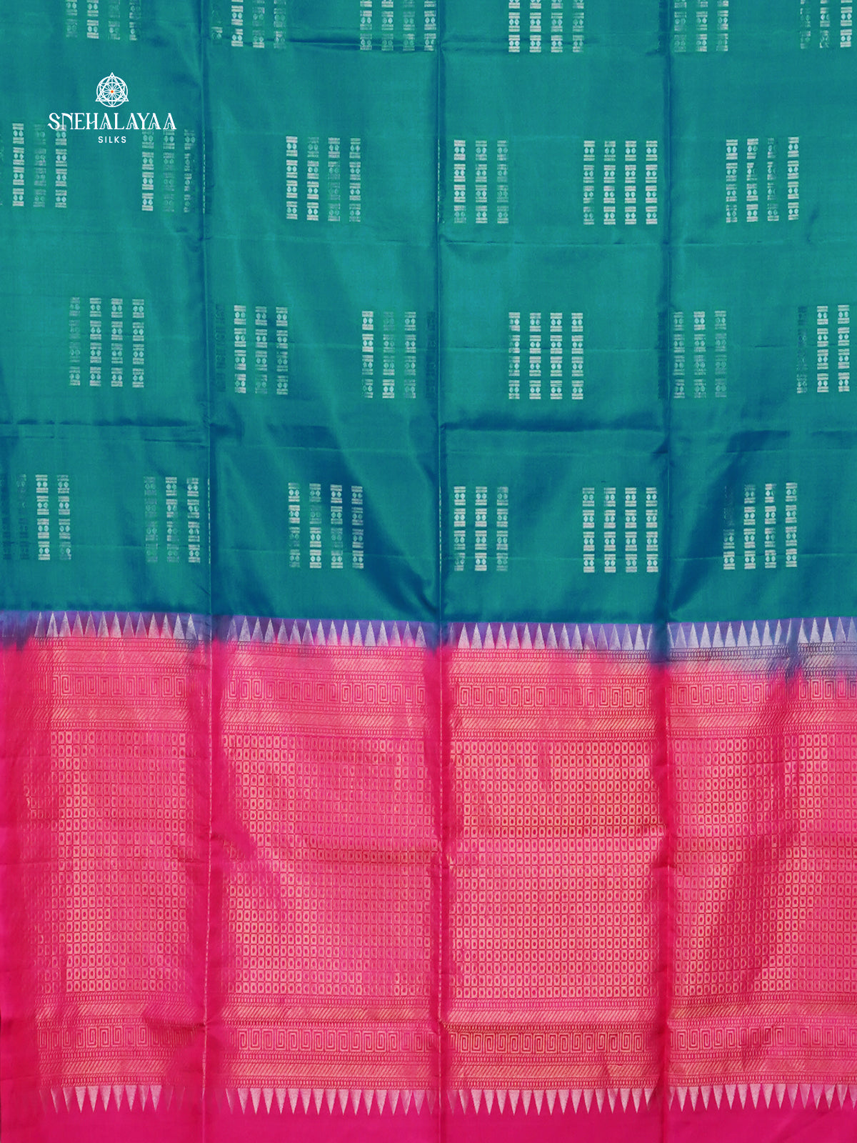 Peacock Blue Borderless Kanjivaram Soft Silk Saree