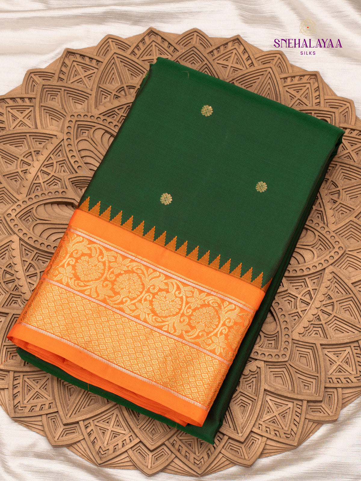 Bottle Green Gadwal Silk Saree