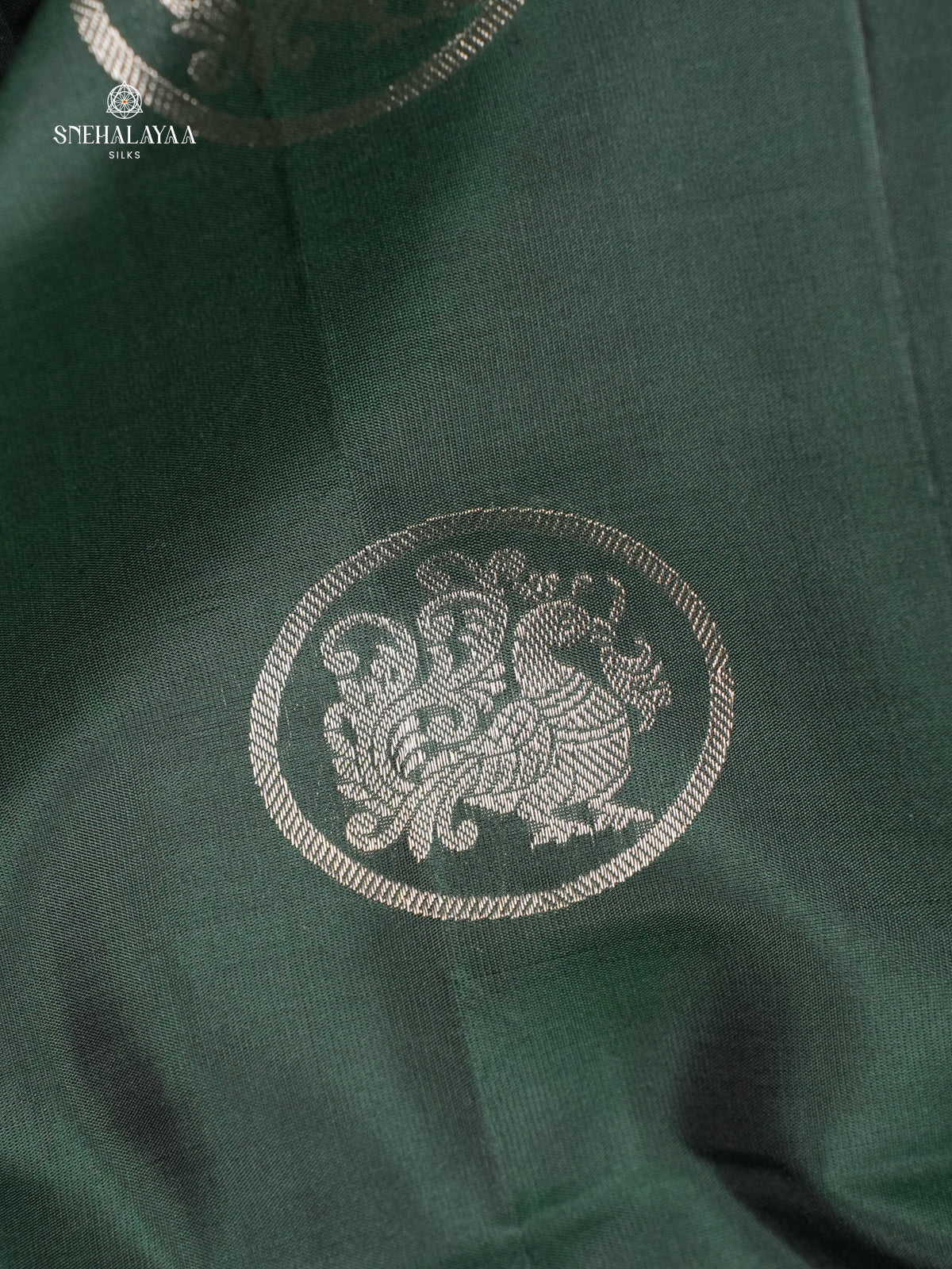 Forest Green Borderless Kanjivaram Soft Silk Saree