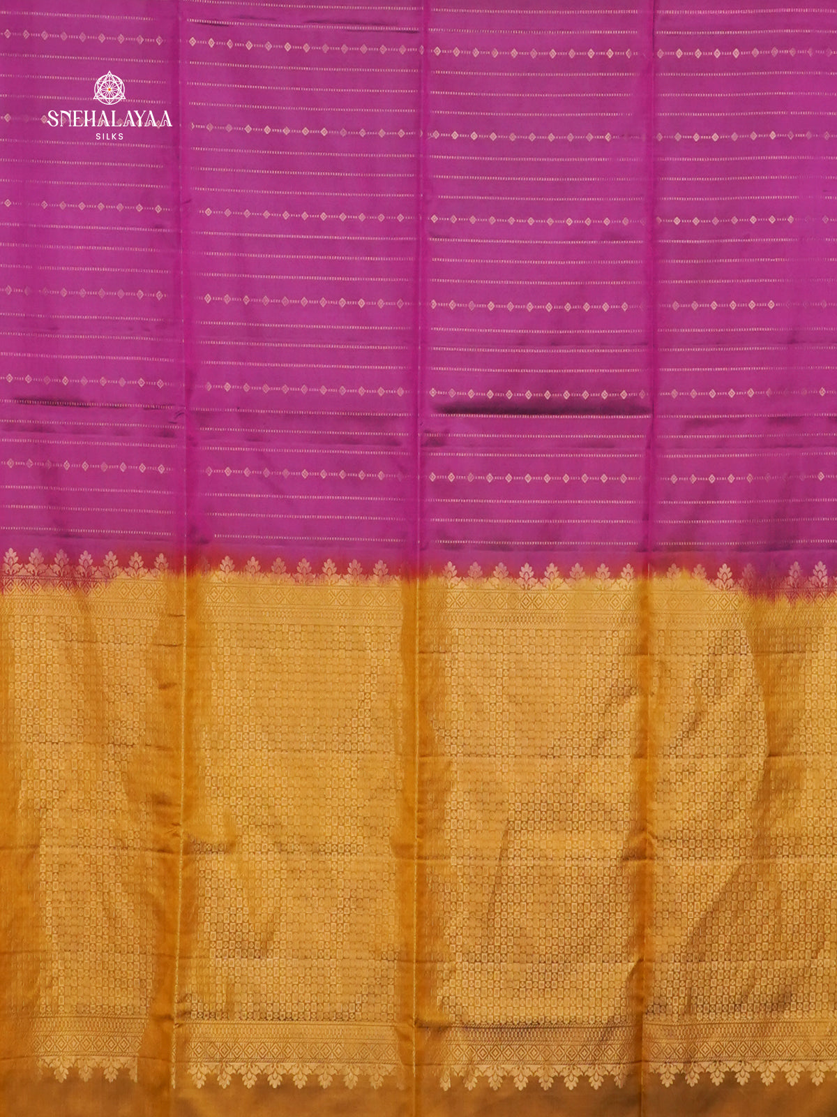 Magenta Borederless Kanjivaram Soft Silk Saree