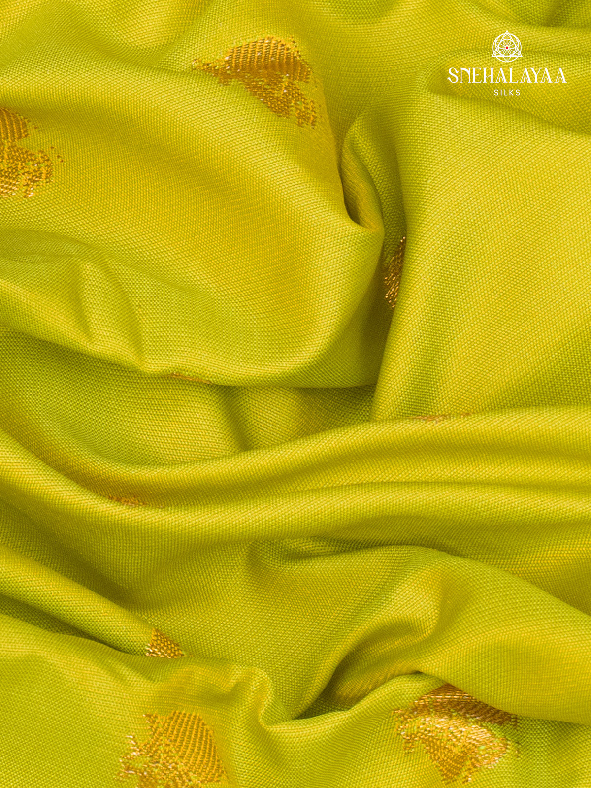 Chartreuse Green Gadwal Silk Saree