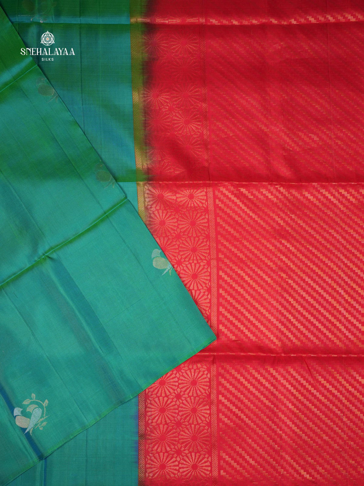 Peacock Green Borderless Kanjivaram Soft Silk Saree