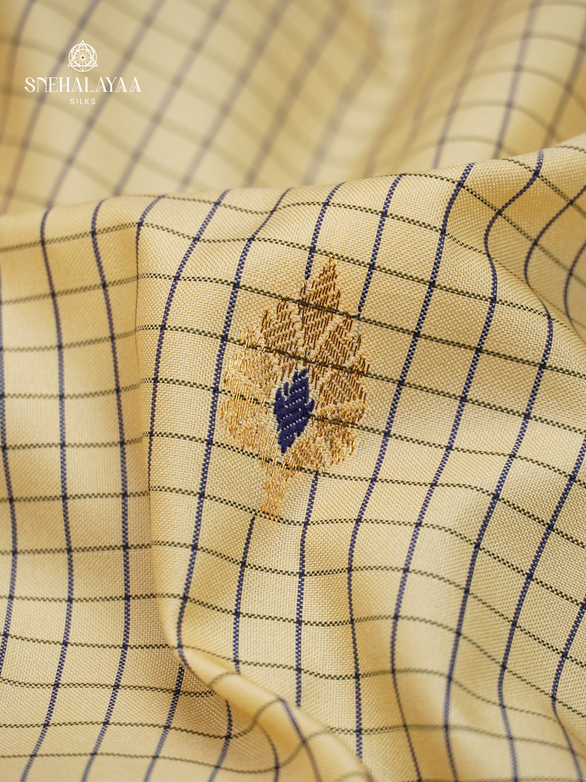 Off White Gadwal Silk Saree