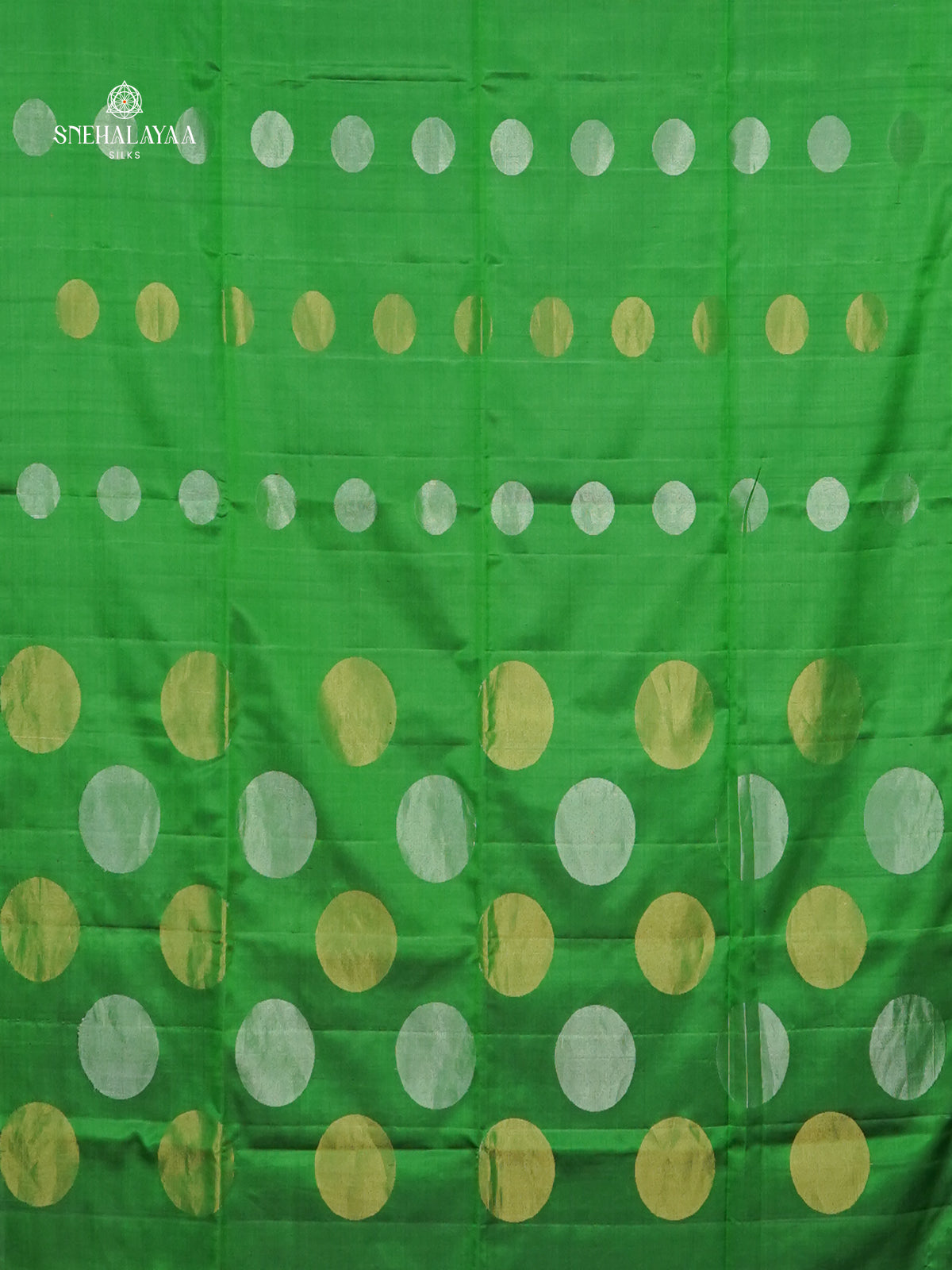Bottle Green Borderless Kanjivaram Soft Silk Saree
