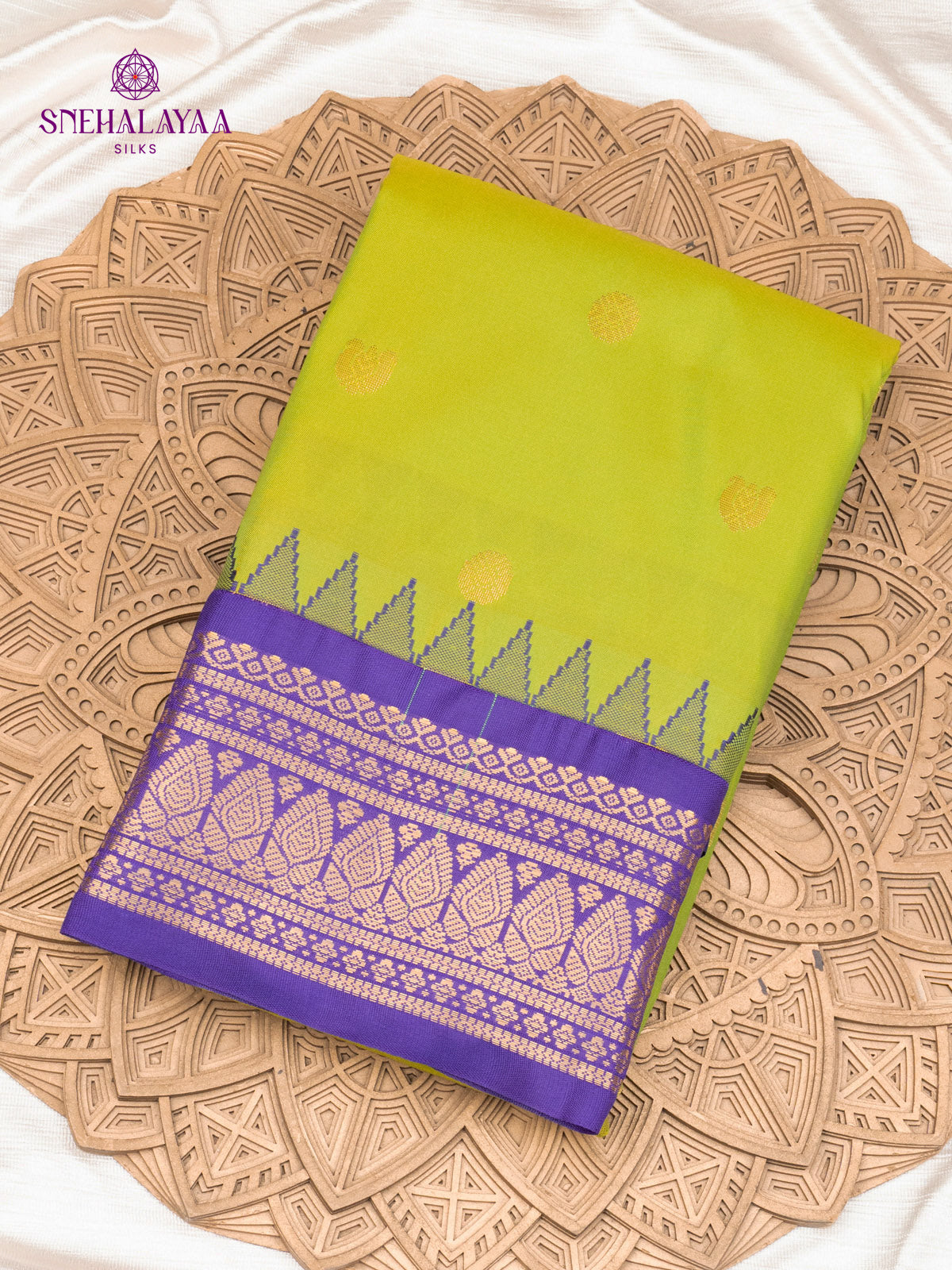 Parrot Green Gadwal Silk Saree
