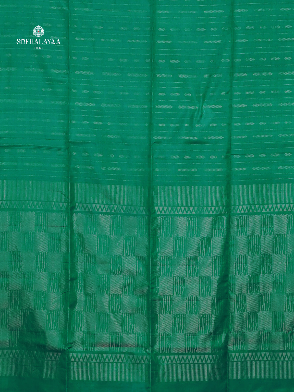 Emerald Green Borderless Kanjivaram Soft Silk Saree