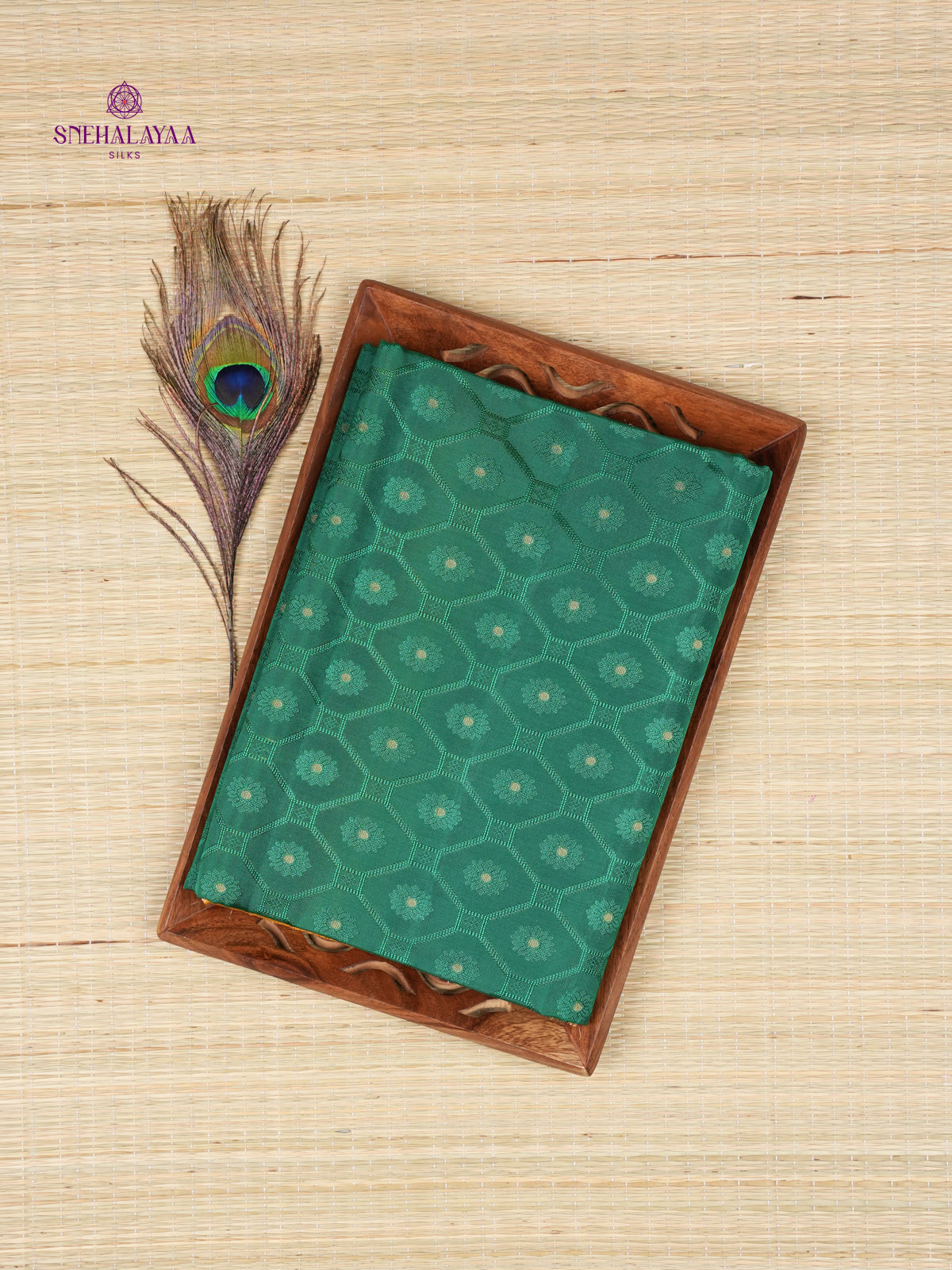 Forest Green Borderless Kanjivaram Soft Silk Saree