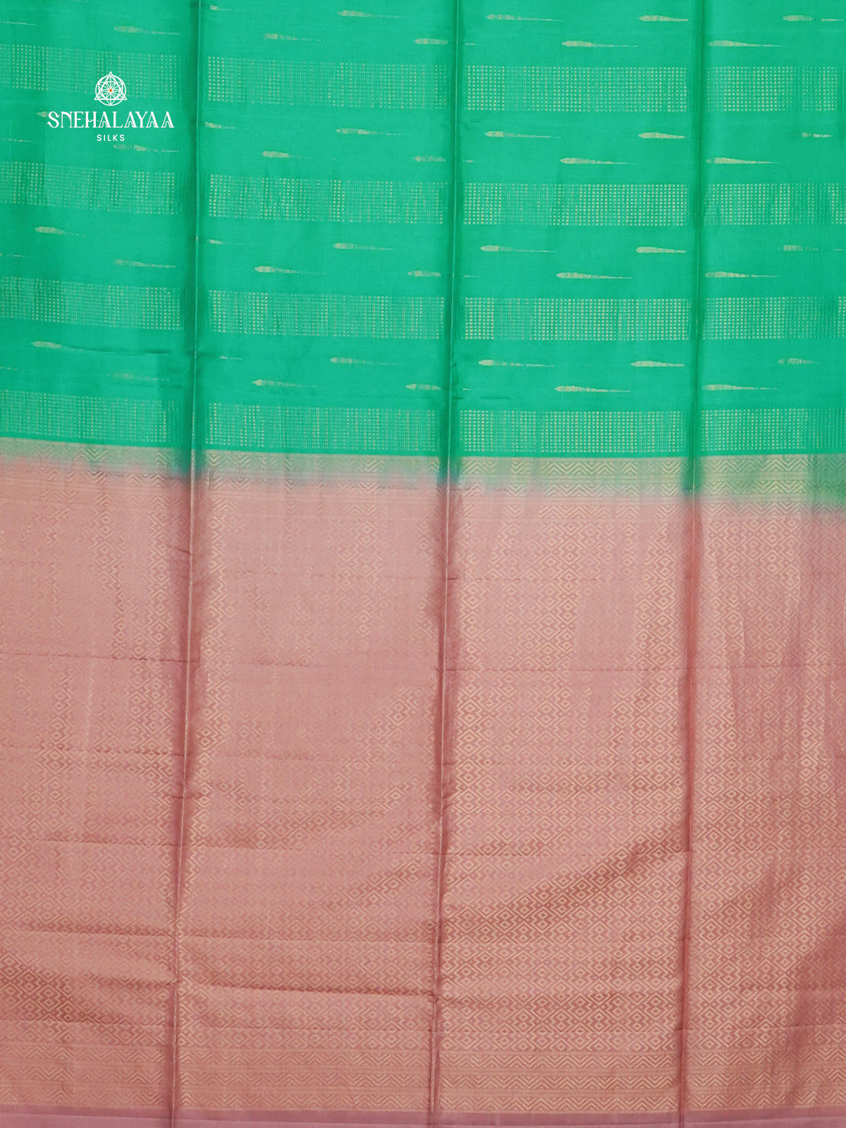 Parrot Green Borderless Kanjivaram Soft Silk Saree