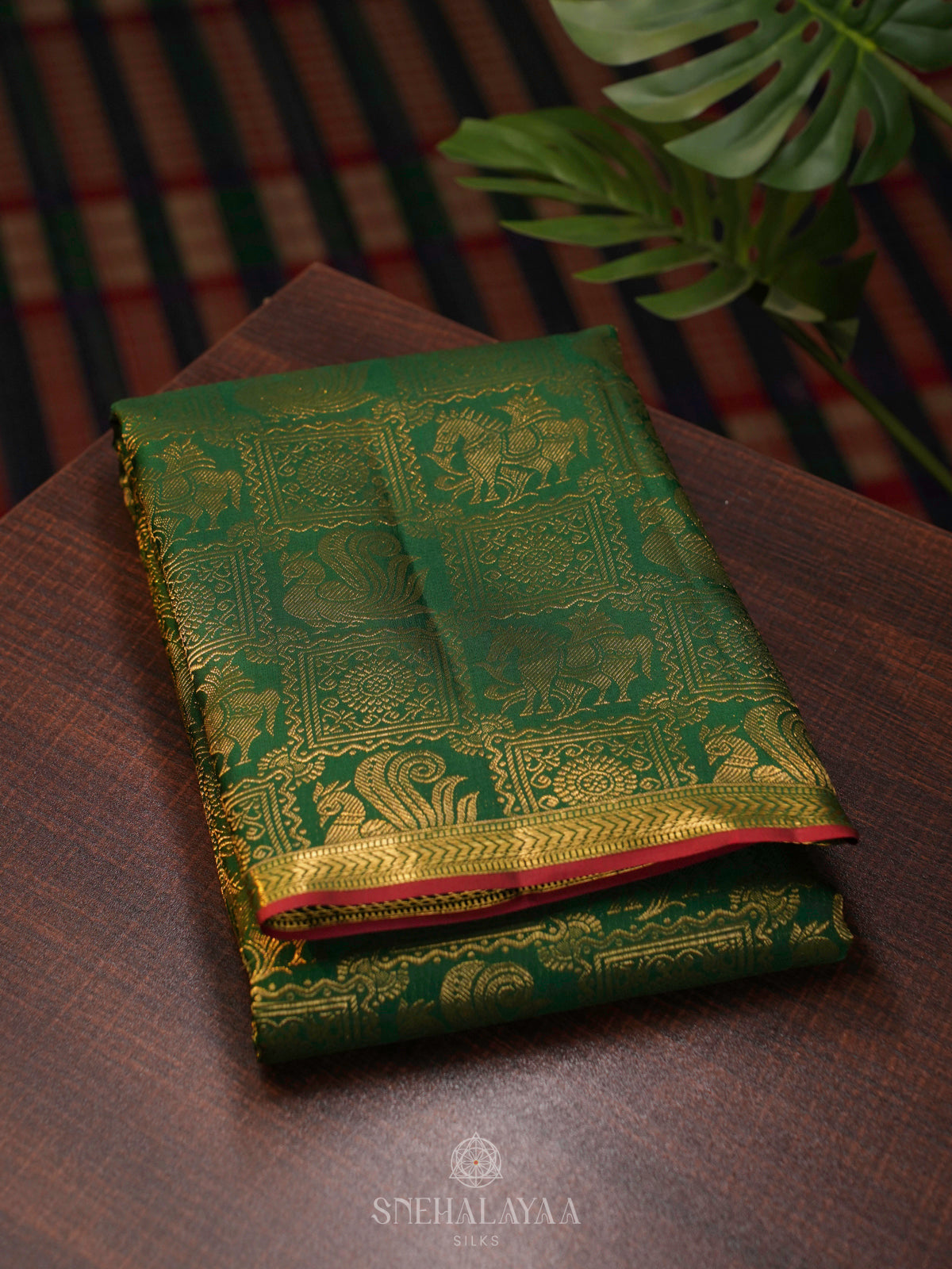 Forest Green Kanjivaram Silk Saree With Contrast Border