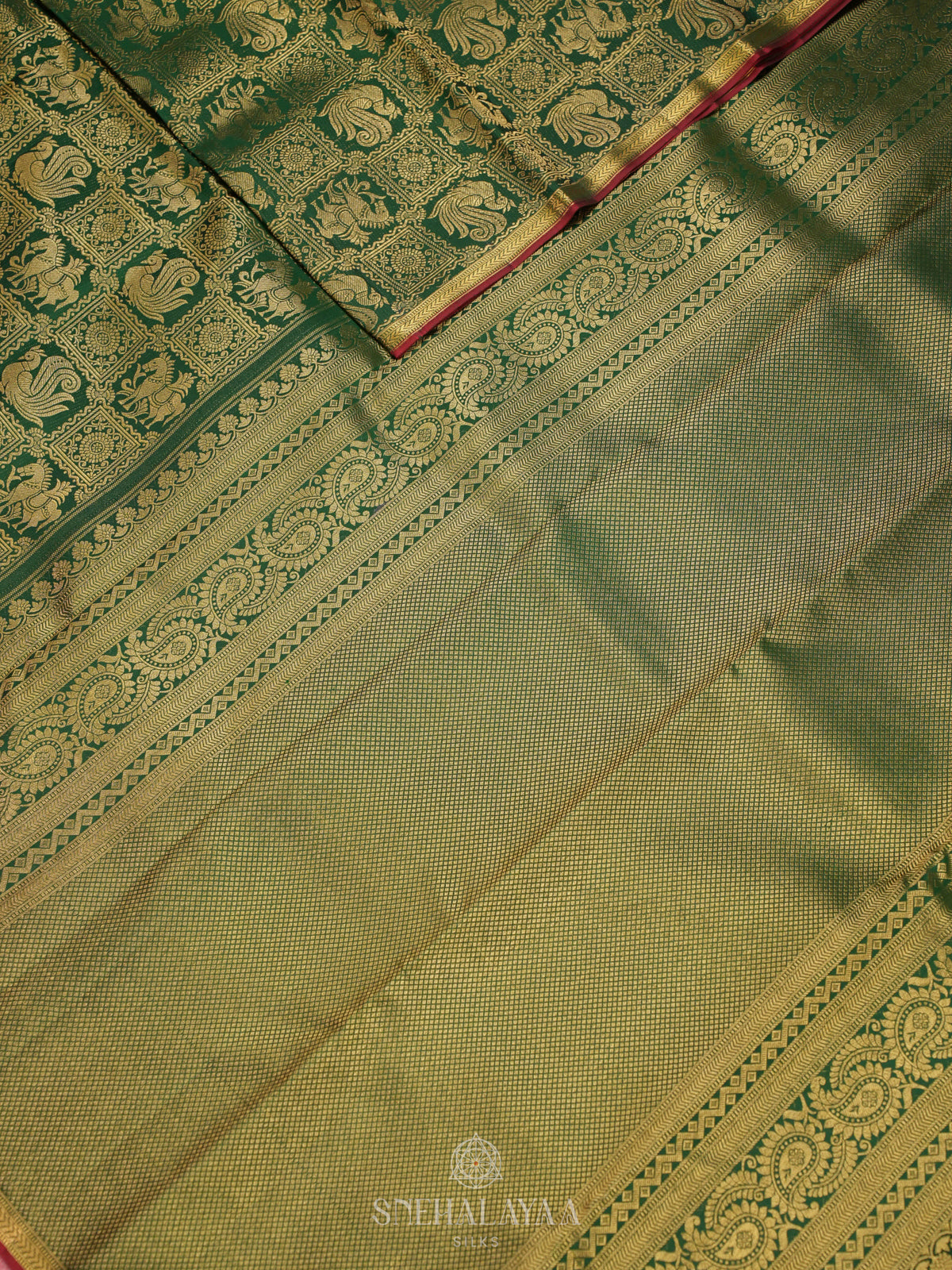 Forest Green Kanjivaram Silk Saree With Contrast Border