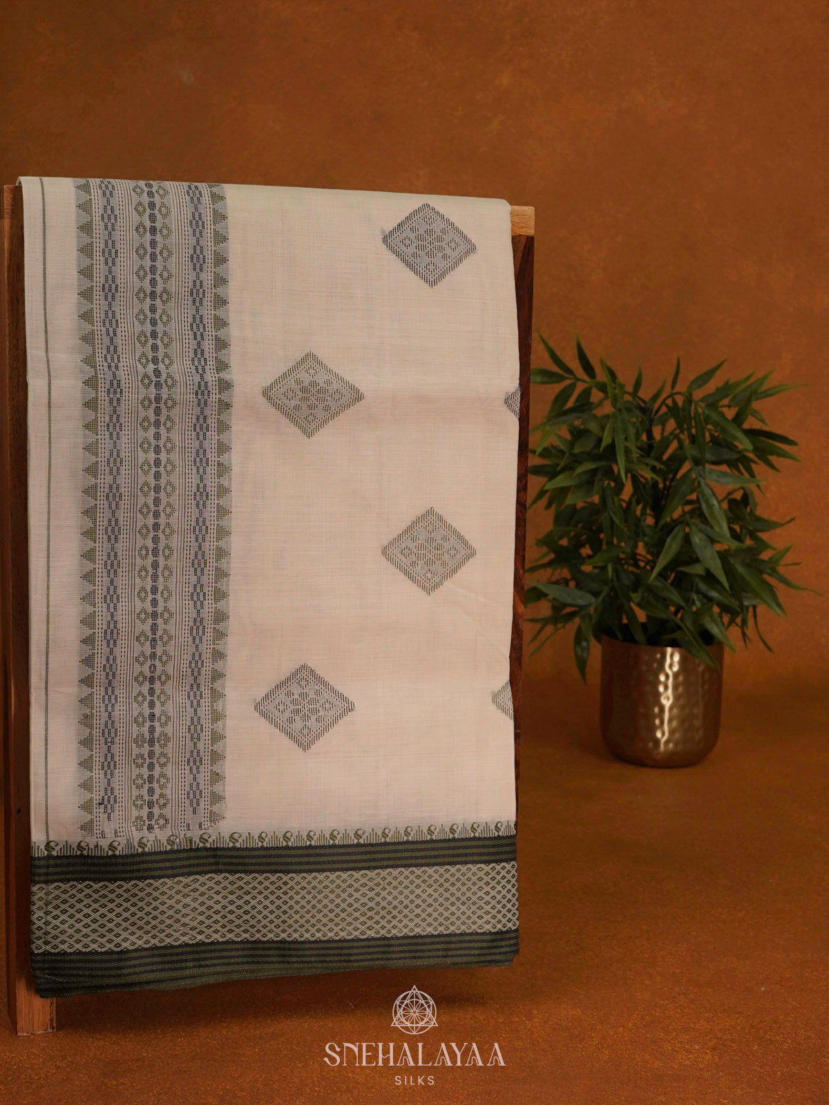 Off White Bengal Cotton Saree