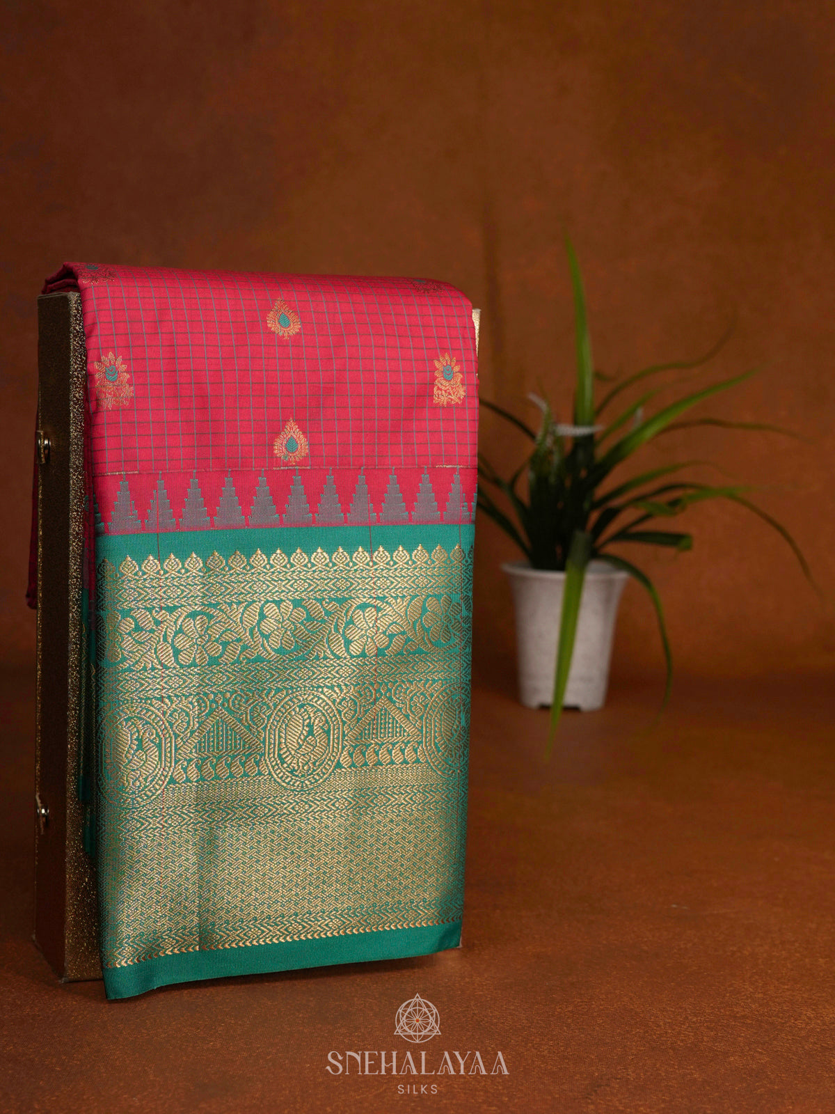 Red Gadwal Saree