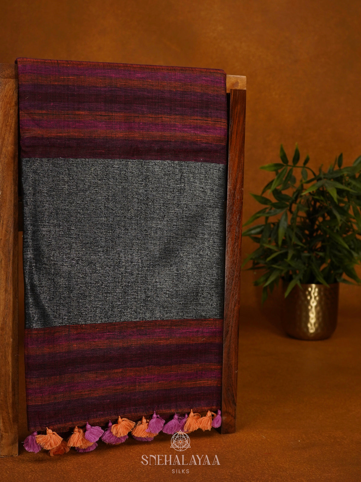 Maroon Linen Saree