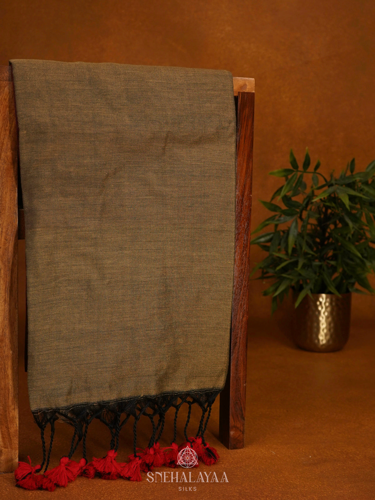 Maroon Linen Saree