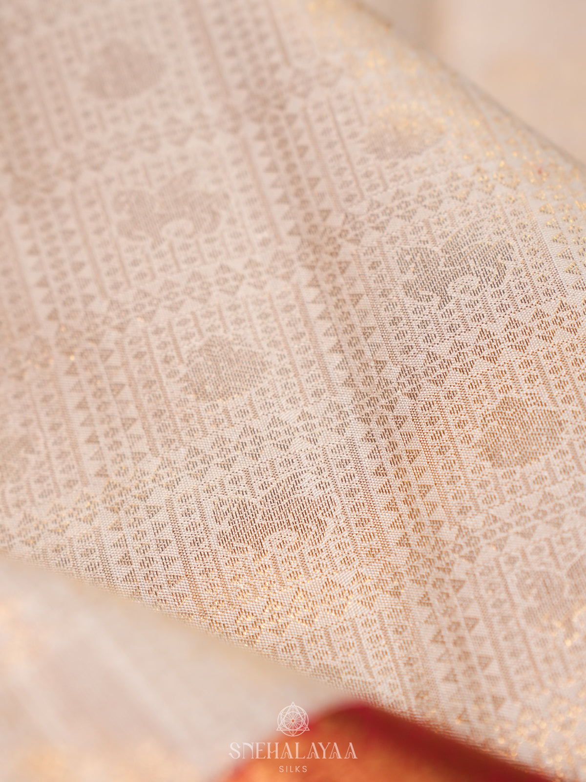 Wjite Kanjivaram Silk Saree