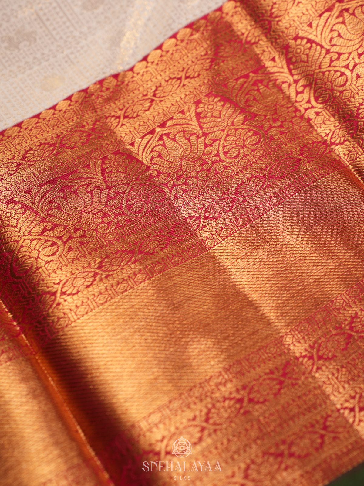 Wjite Kanjivaram Silk Saree