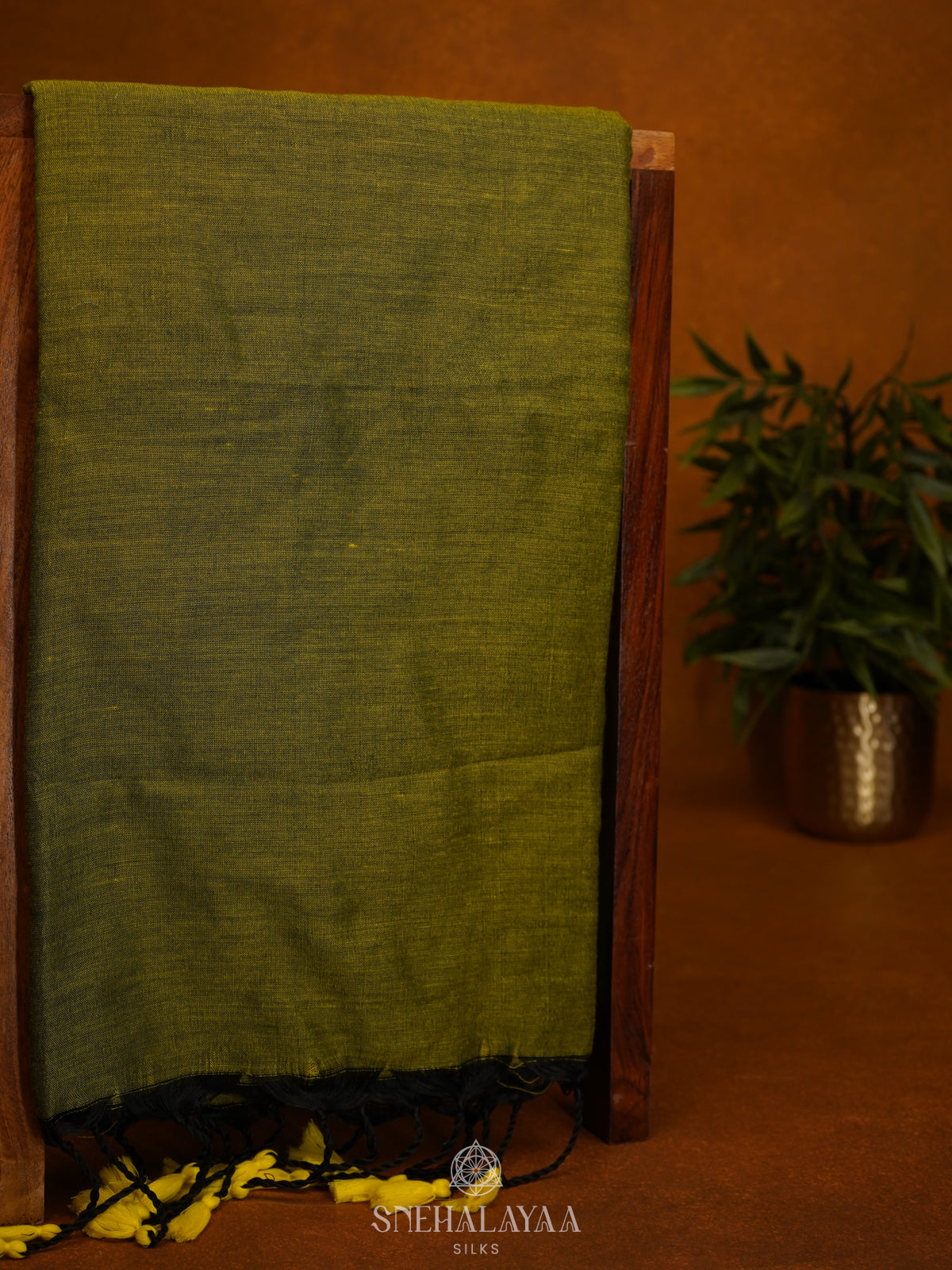 Green Khadi Cotton Saree With Cotton Blouse