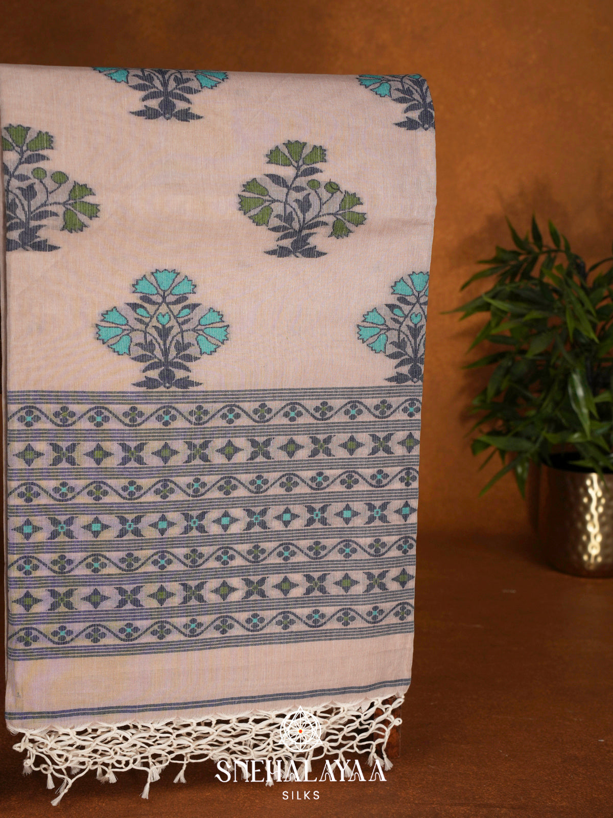 Off White  Bengal Cotton Saree