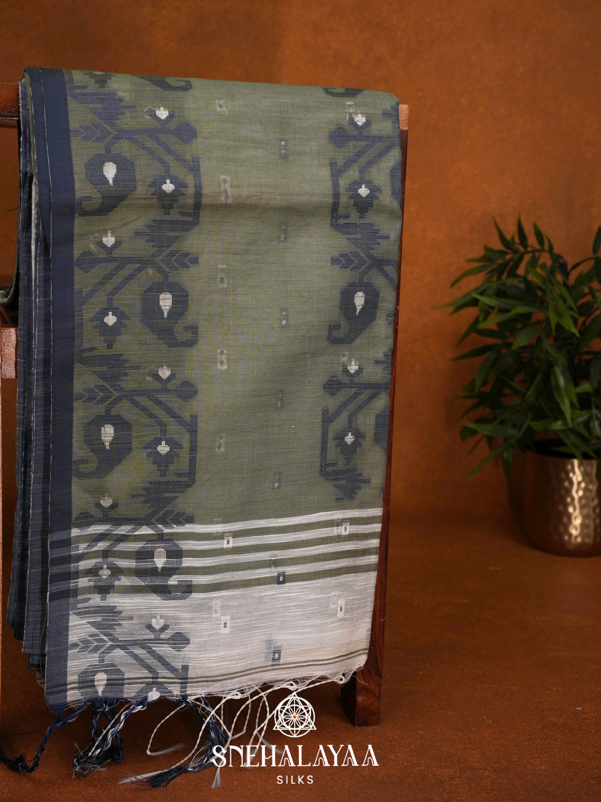 Off White  Bengal Cotton Saree