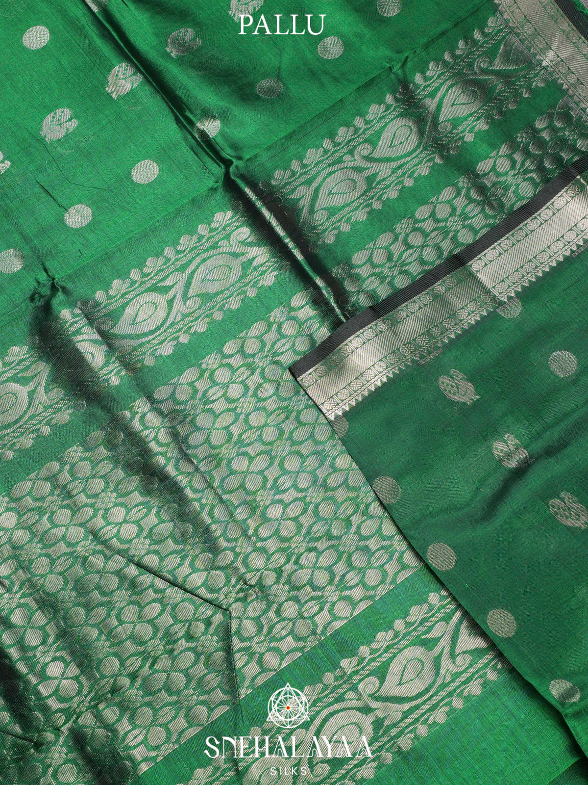 Emerald Green Kuppadam Silk Cotton Saree with Peacock Zari Border