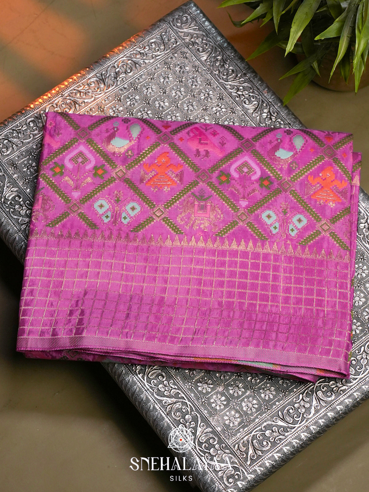 Orchid Pink Semi Pochampally Saree with Multicolour Traditional Ikkat Weave