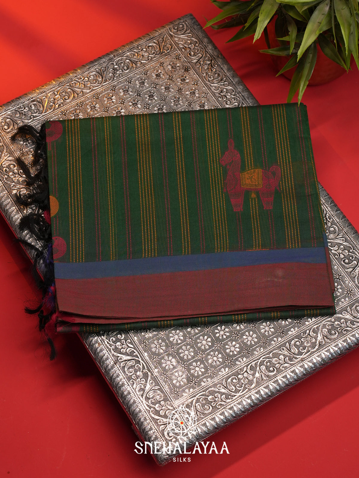 Bottle Green Handloom Cotton Saree