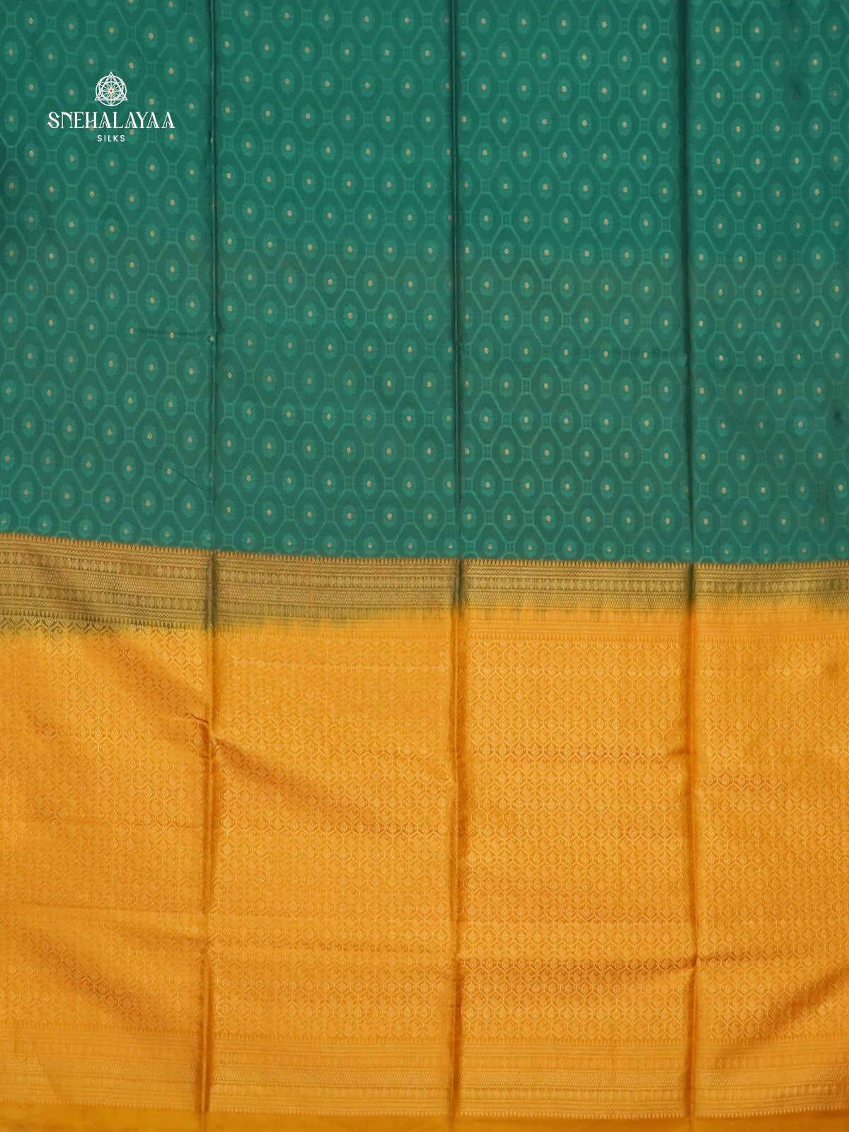 Forest Green Borderless Kanjivaram Soft Silk Saree