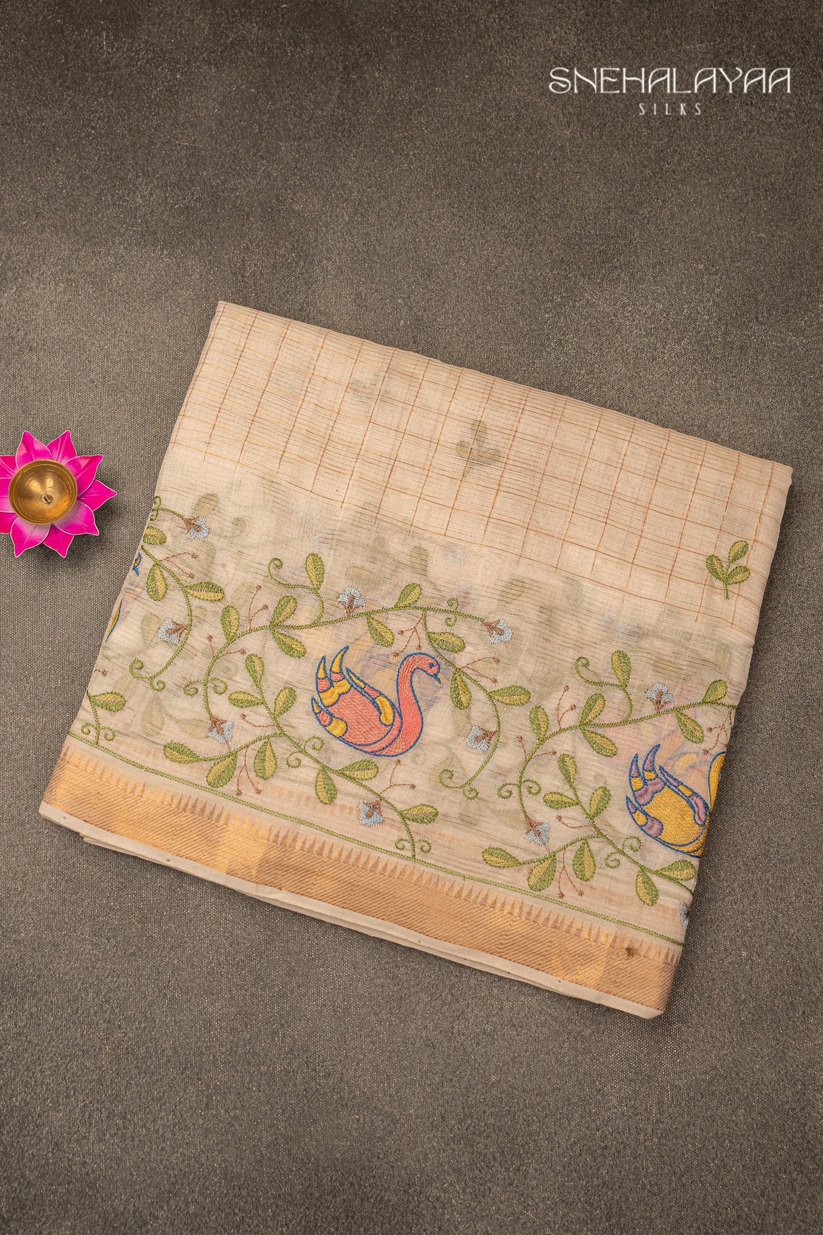 Off White Mangalgiri Embroidery Saree