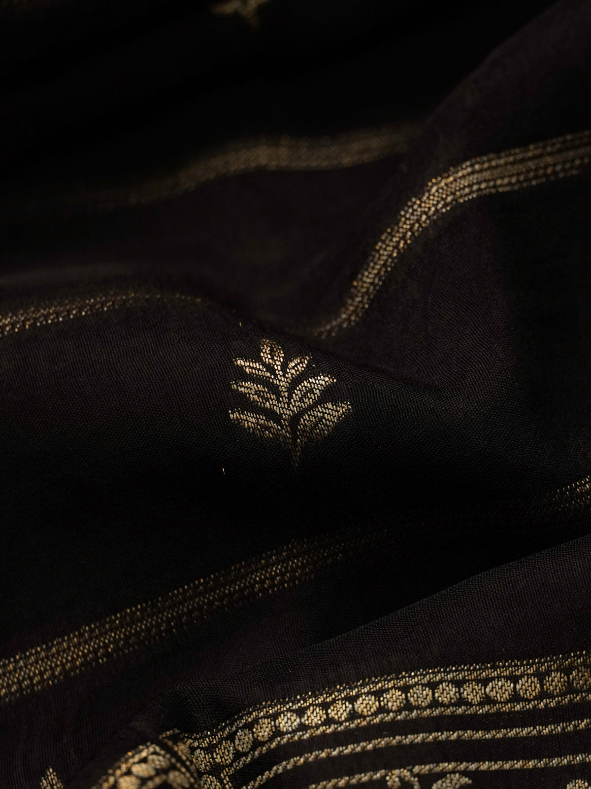 Black Banaras Dola Silk Saree