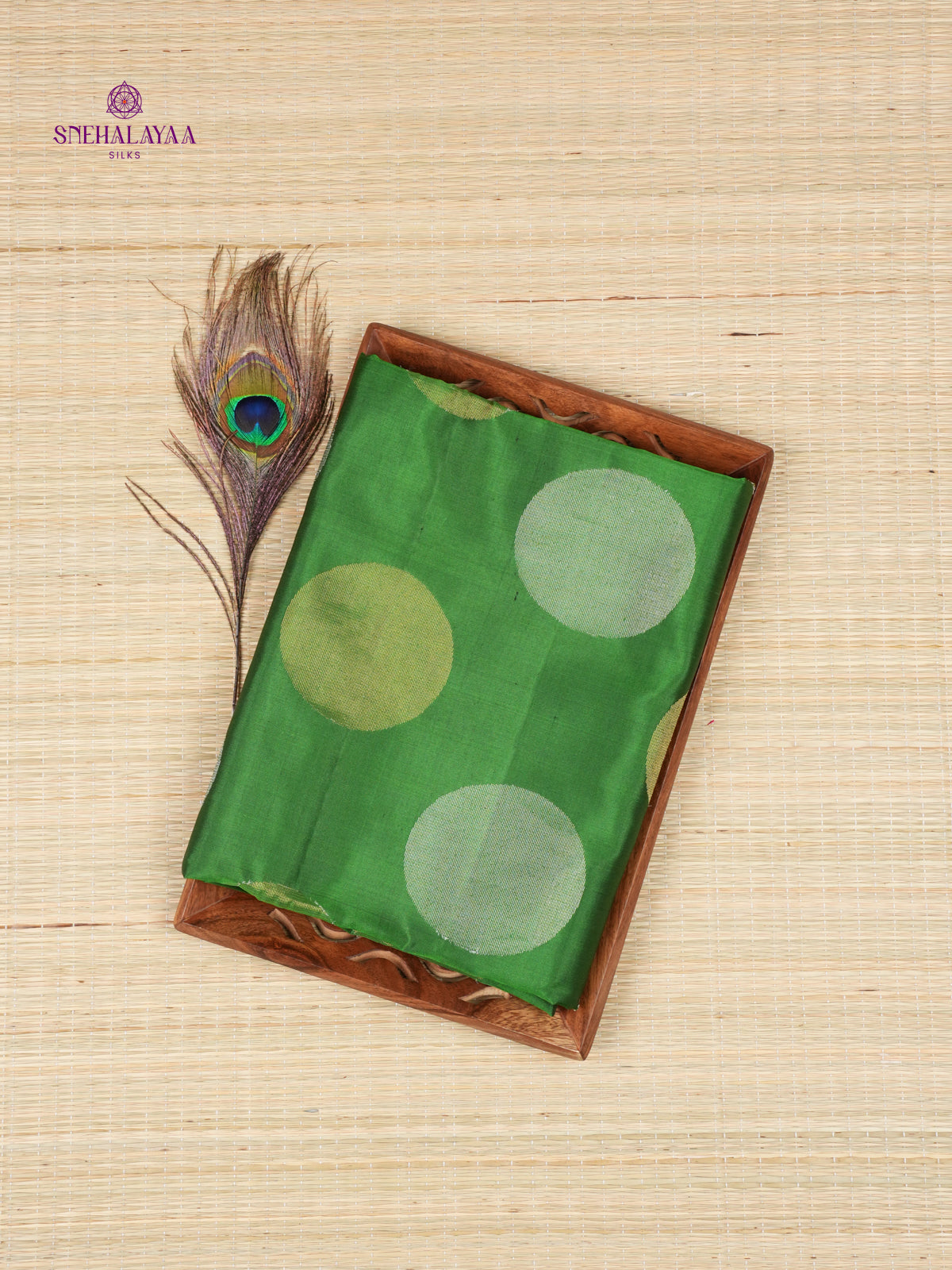 Bottle Green Borderless Kanjivaram Soft Silk Saree