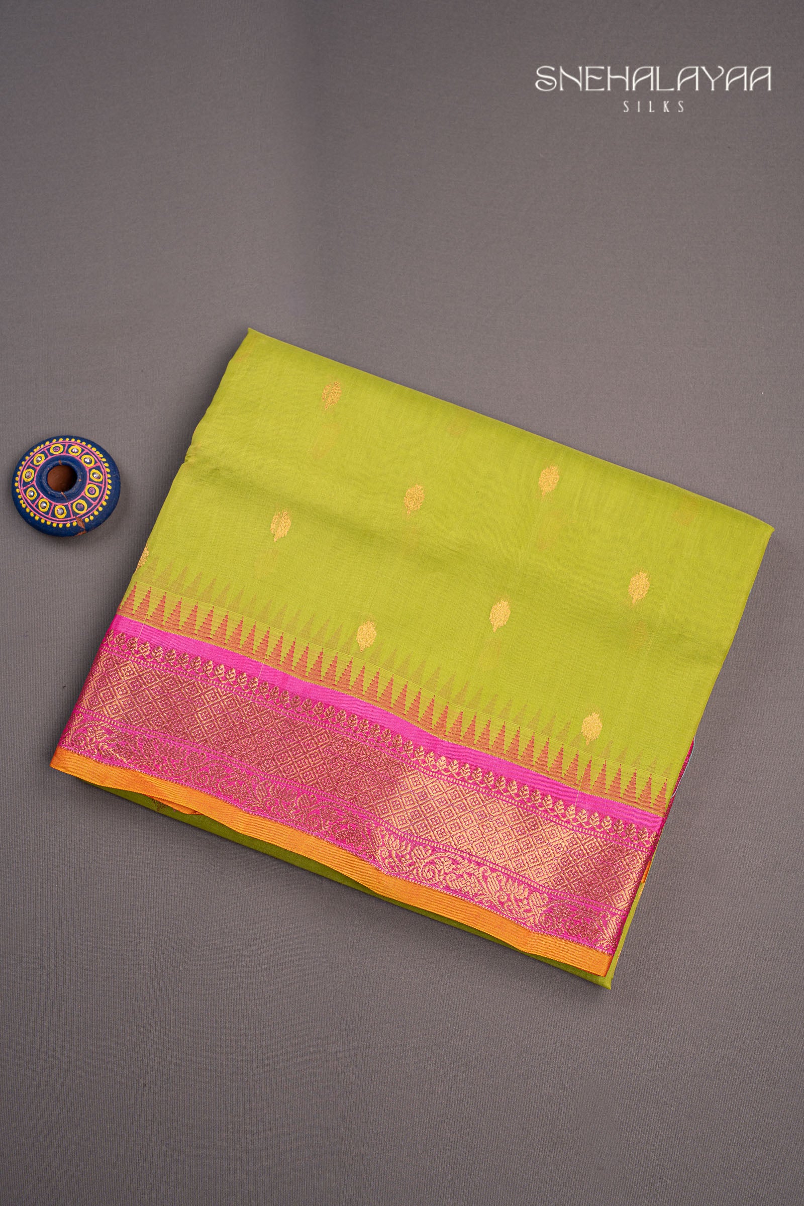 Chartreuse Green Gadwal Silk Cotton Saree