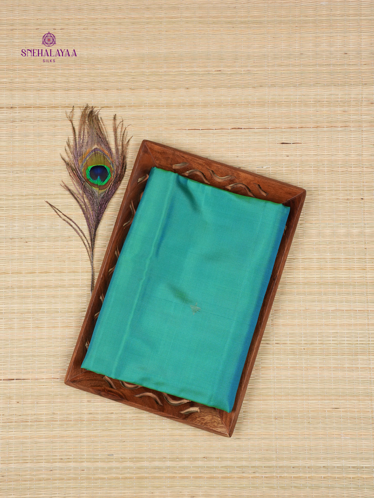 Peacock Green Borderless Kanjivaram Soft Silk Saree