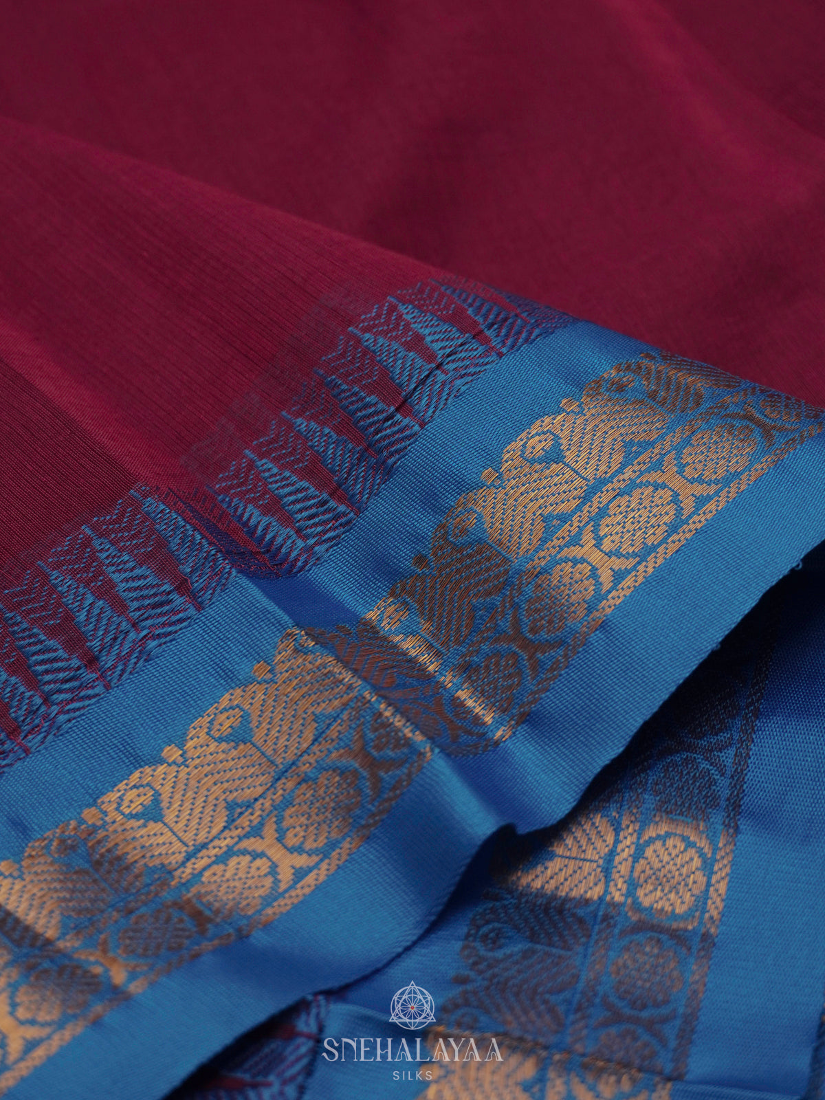 Magenta Gadwal Cotton Saree Without Blouse