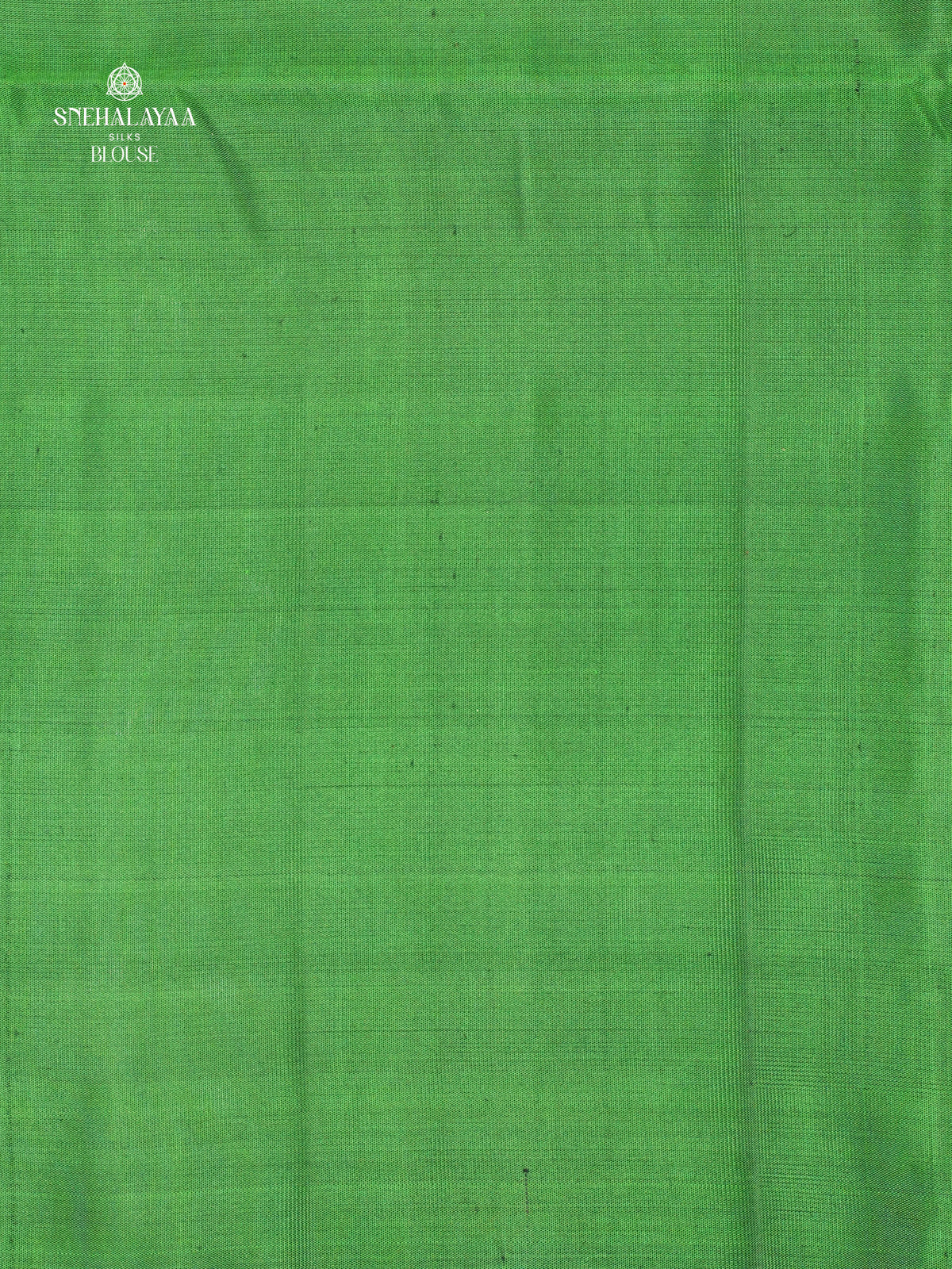 Bottle Green Borderless Kanjivaram Soft Silk Saree