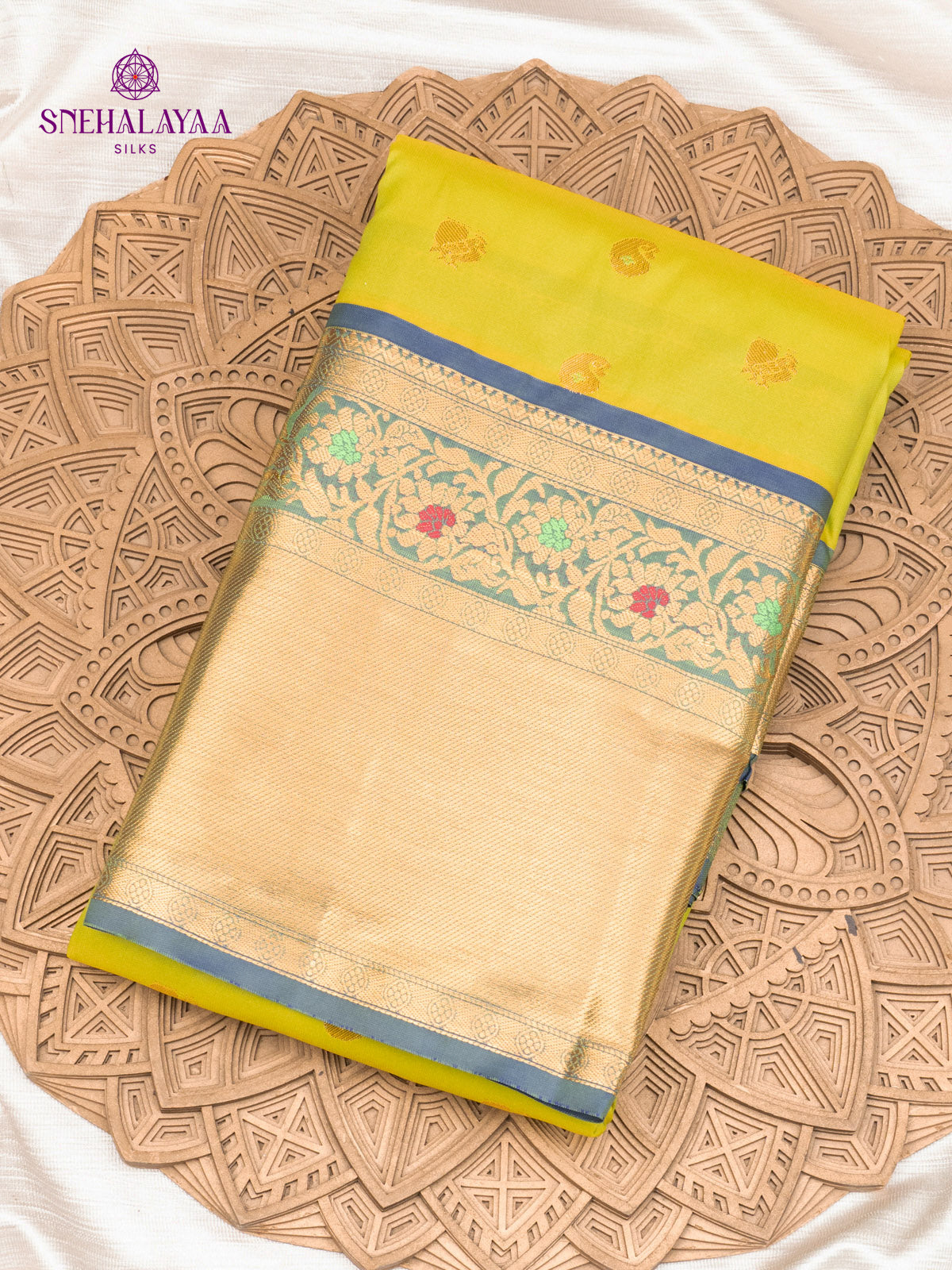 Chartreuse Green Gadwal Silk Saree