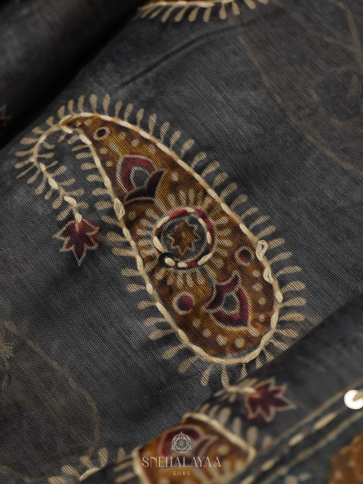 Grey Linen Embroidery Saree