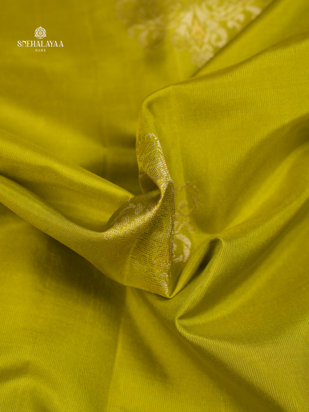 Lime Green Borderless Kanjivaram Soft Silk Saree